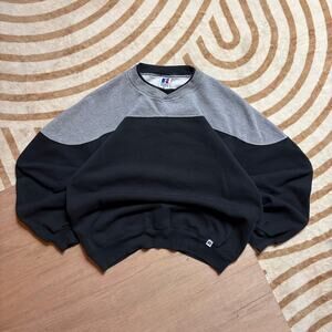 VINTAGE RUSSELL ATHLETIC • MADE IN USA COLOR-BLOCK SWEATSHIRT